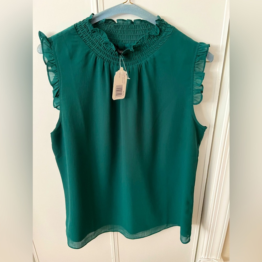 Brand new women’s J. Crew emerald sleeveless blouse, size M